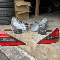 2011 Mercades Benz SL 550 Light Assembly Lot. 