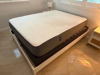 Queen bed + Queen box + Casper Mattress - NEW Condition