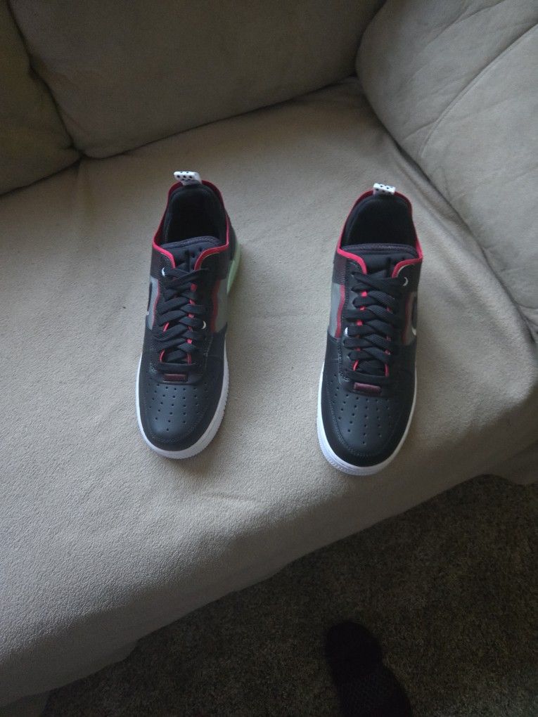 BRAND NEW NIKE