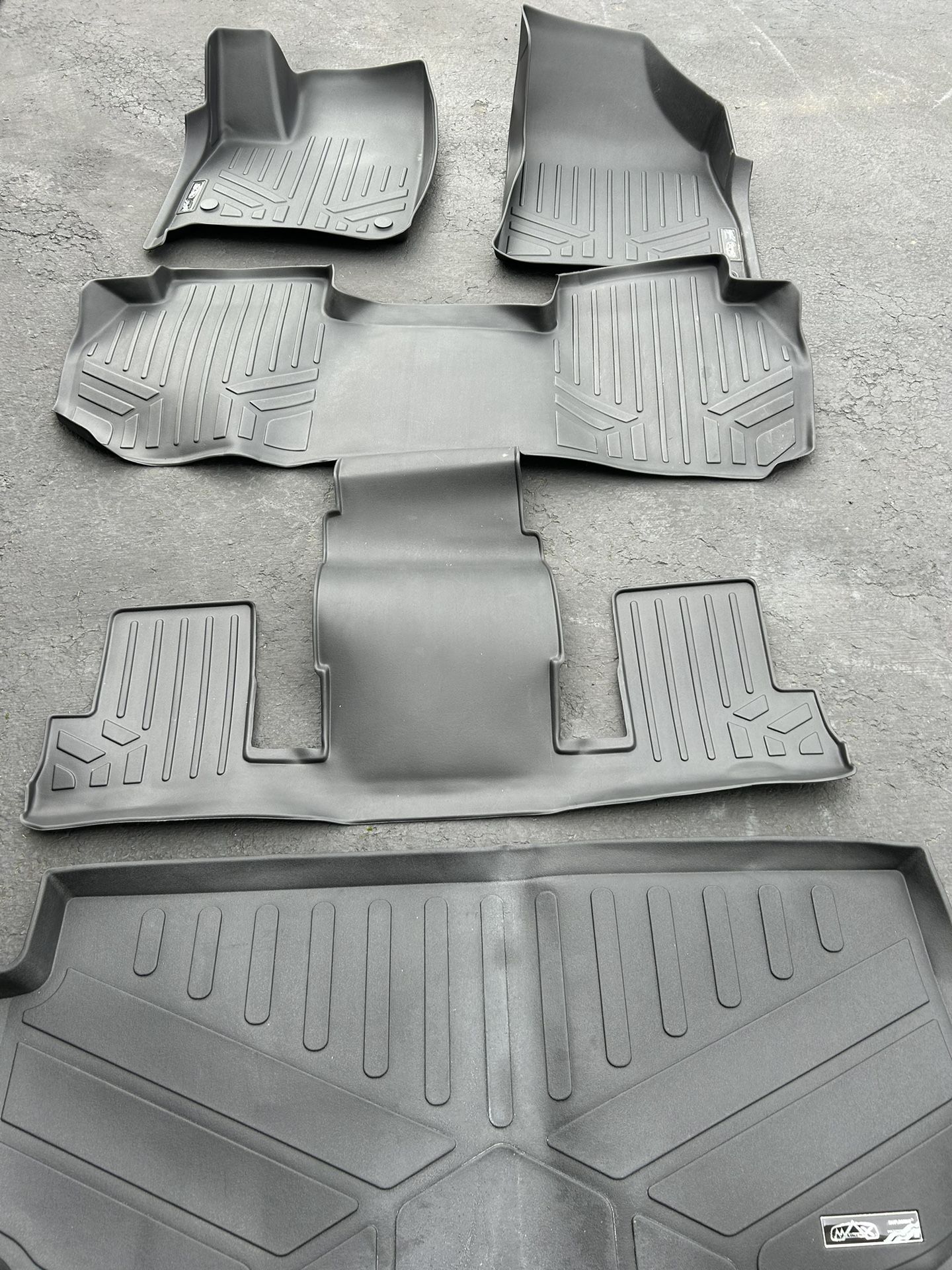 Buick Enclave Smartliners All Weather Floor Mats