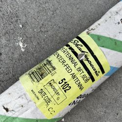 Centennial 8ft Center-Fed Antenna Shakespeare