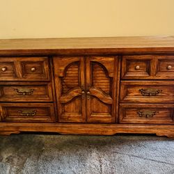Solid wood Dresser 6 drawers