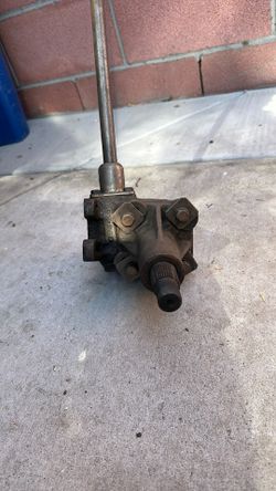 Shoebox/woody ford steering box.