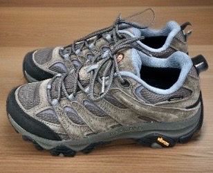 MERRELL HIKING SHOES