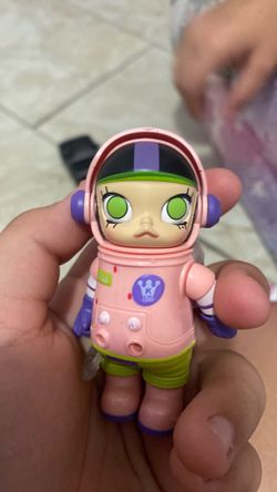 Molly doll pop mart