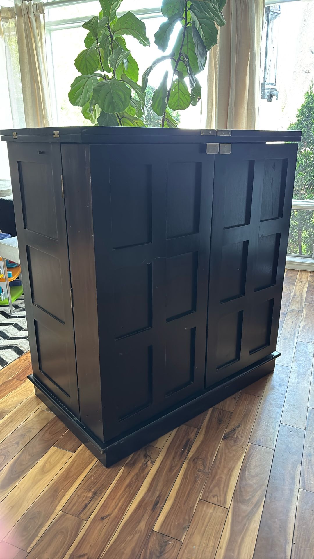 ZGallerie voyage Bar/cabinet