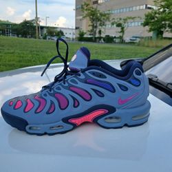 Brand New And Original Men's Nike Air Max's Plus Sneakers Sizes 12