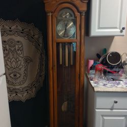 Beautiful, Working Grandfather Clock 