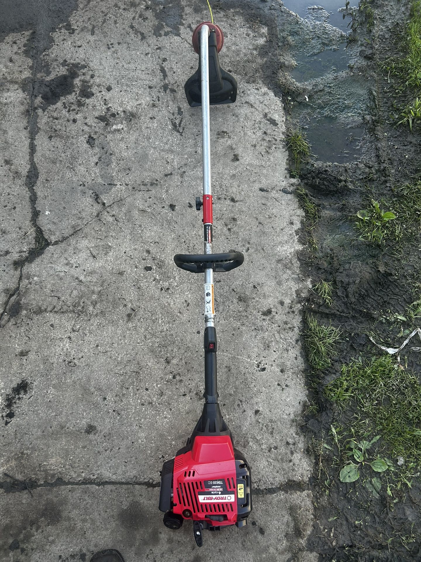 Troy-built 4 Cycle Weed Eater