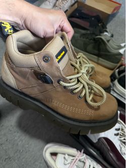Dr. Marten Woodard Hiker M 11 / W 12