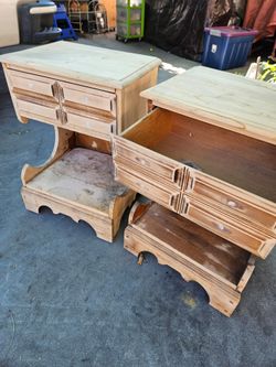 2  mesitas  De  Madera