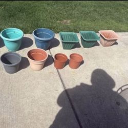 9 Plastic Flower Pots