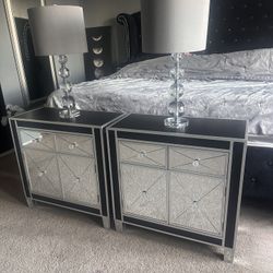 Silver/Black Mirrored Nightstands with Crystal Lamps