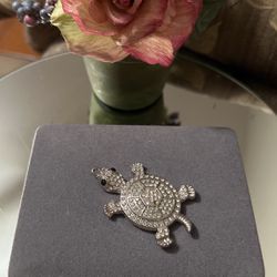 Pretty! Sparkly Diamond Crystal Stone Turtle Pendant!!!
