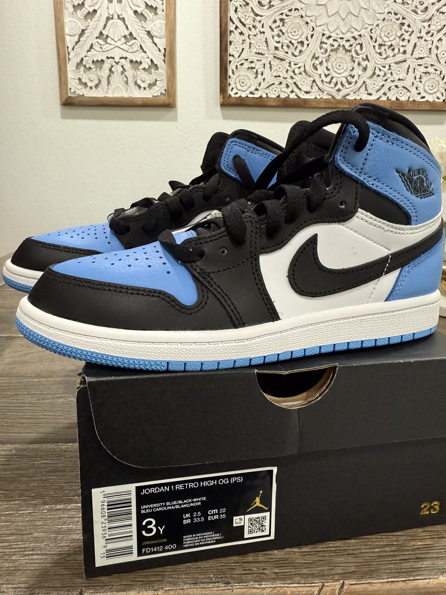 Kids jordans Size 3