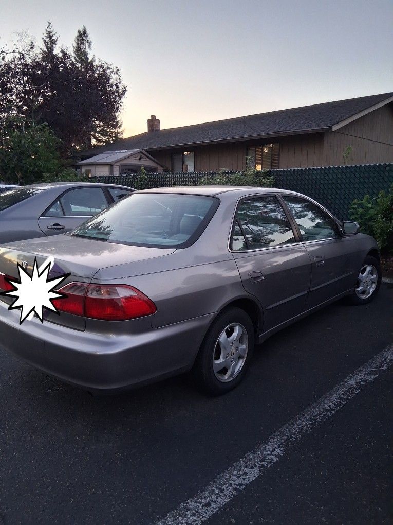 2000 Honda Accord
