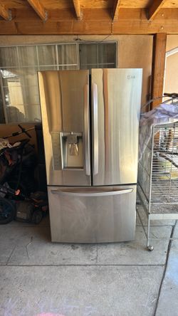 LG refrigerator very clean