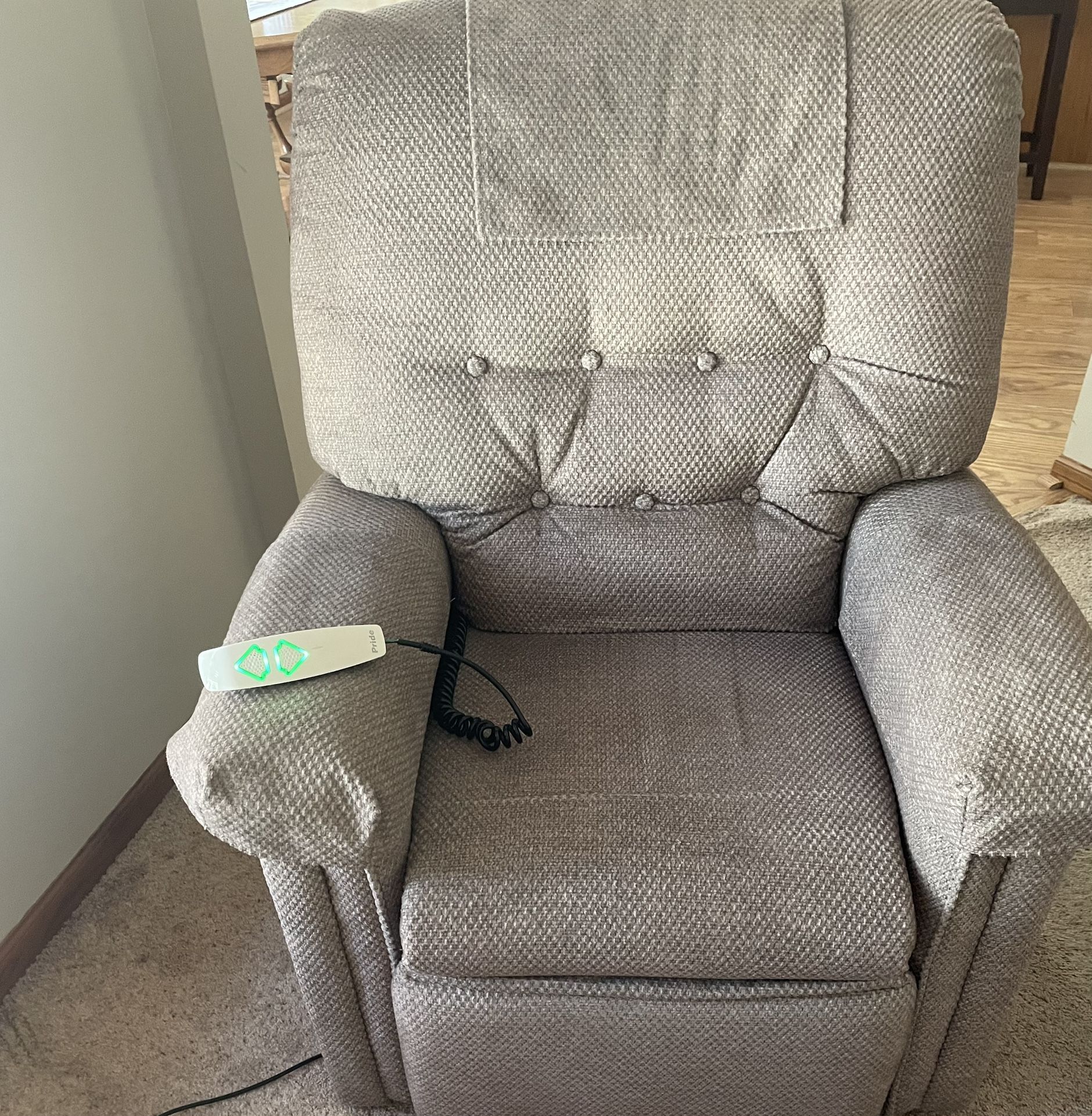 Pride Small Lift Chair