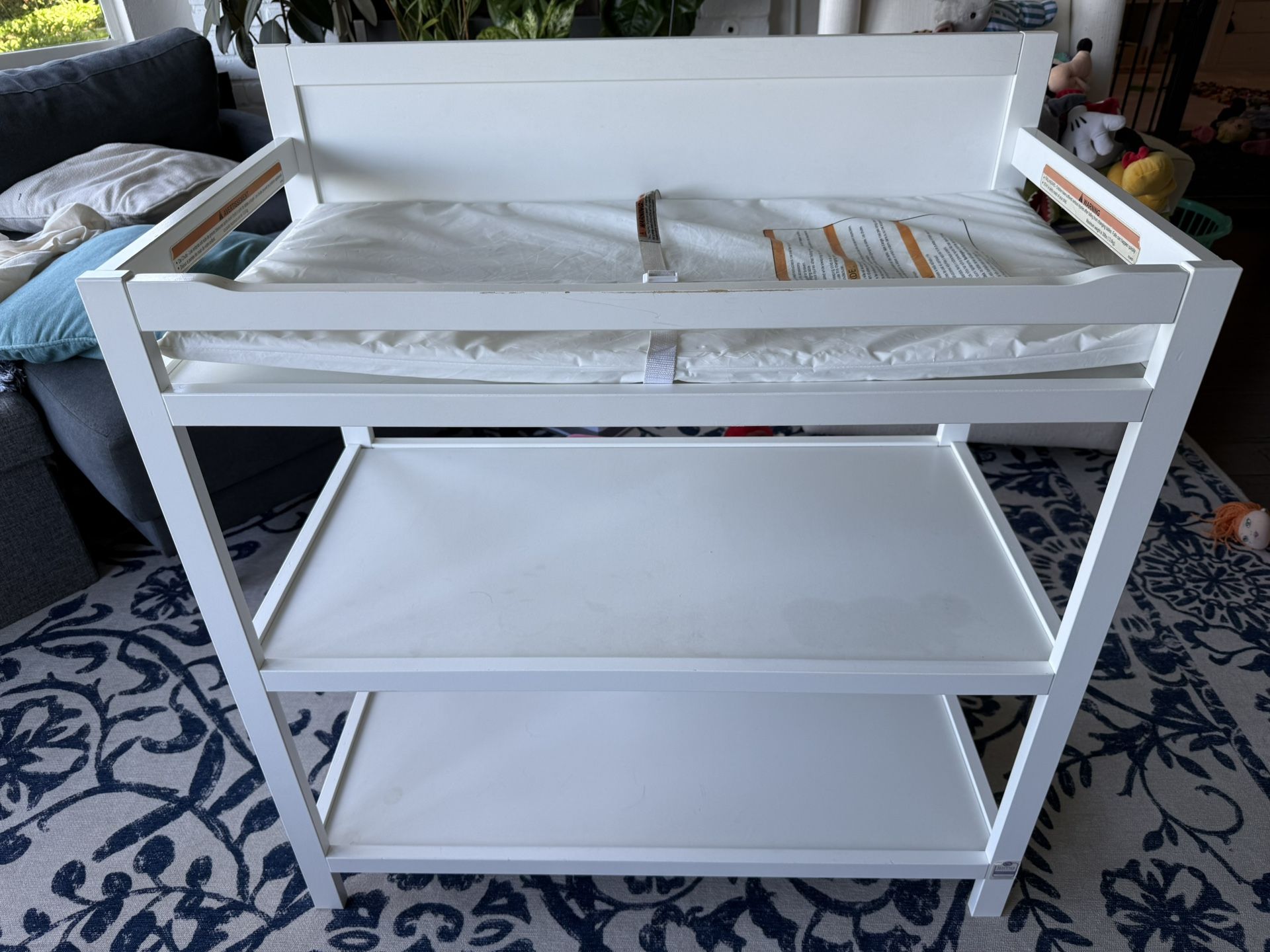 Storkcraft Alpine Changing Table With Pad in White