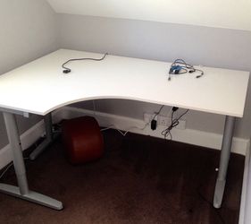 IKEA L-shaped desk ‘black’