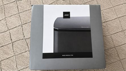 Bose surround sound system - Like new with box