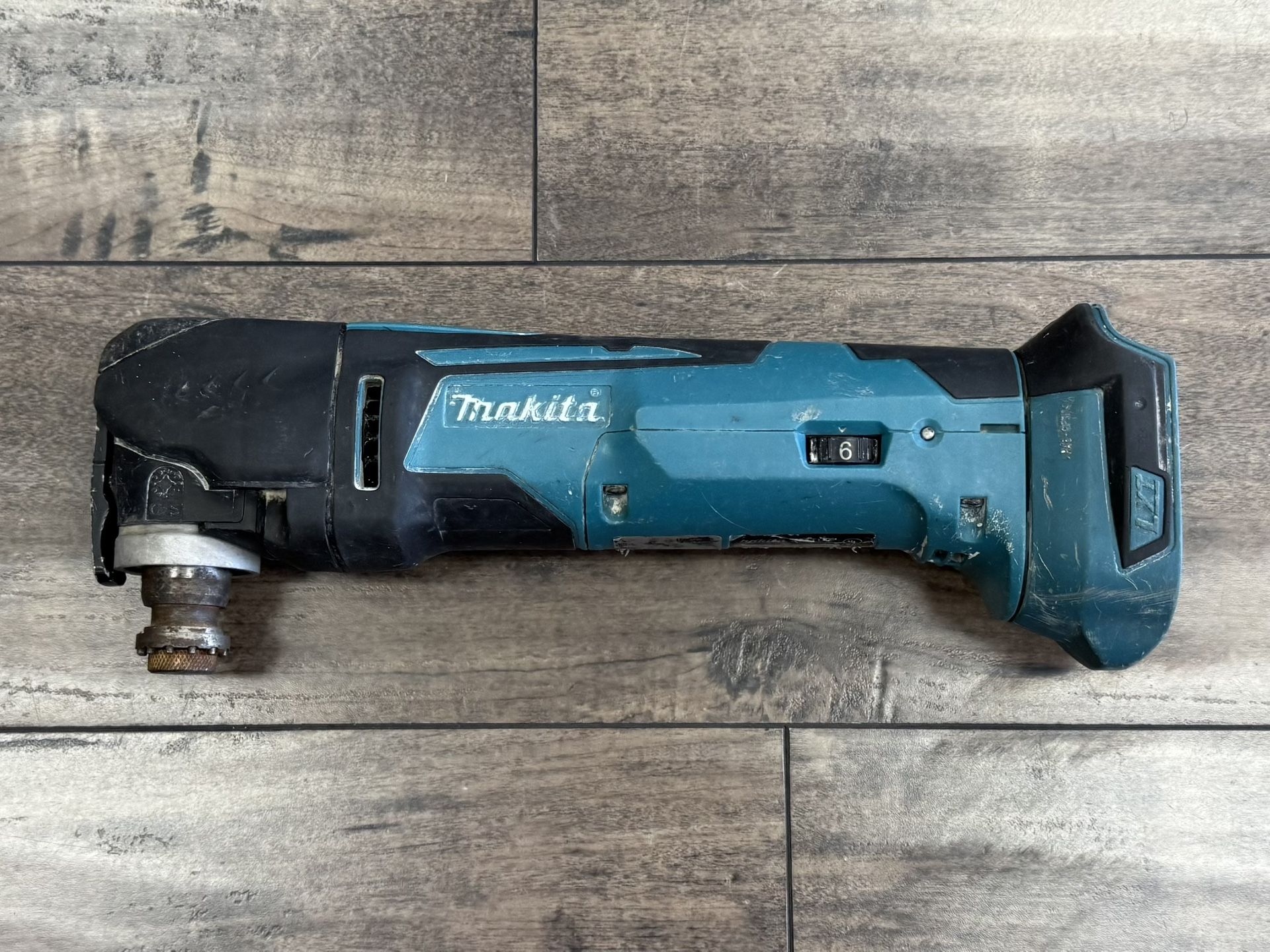 Makita XMT03 18V Oscillating Multi-Tool