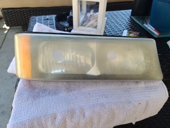 2003-2006 CHEVY SILVERADO RIGHT SIDE HEADLIGHT OEM