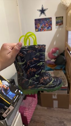Light up kids rain boots