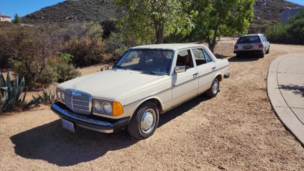 1979 Mercedes-Benz W 123 Coupe