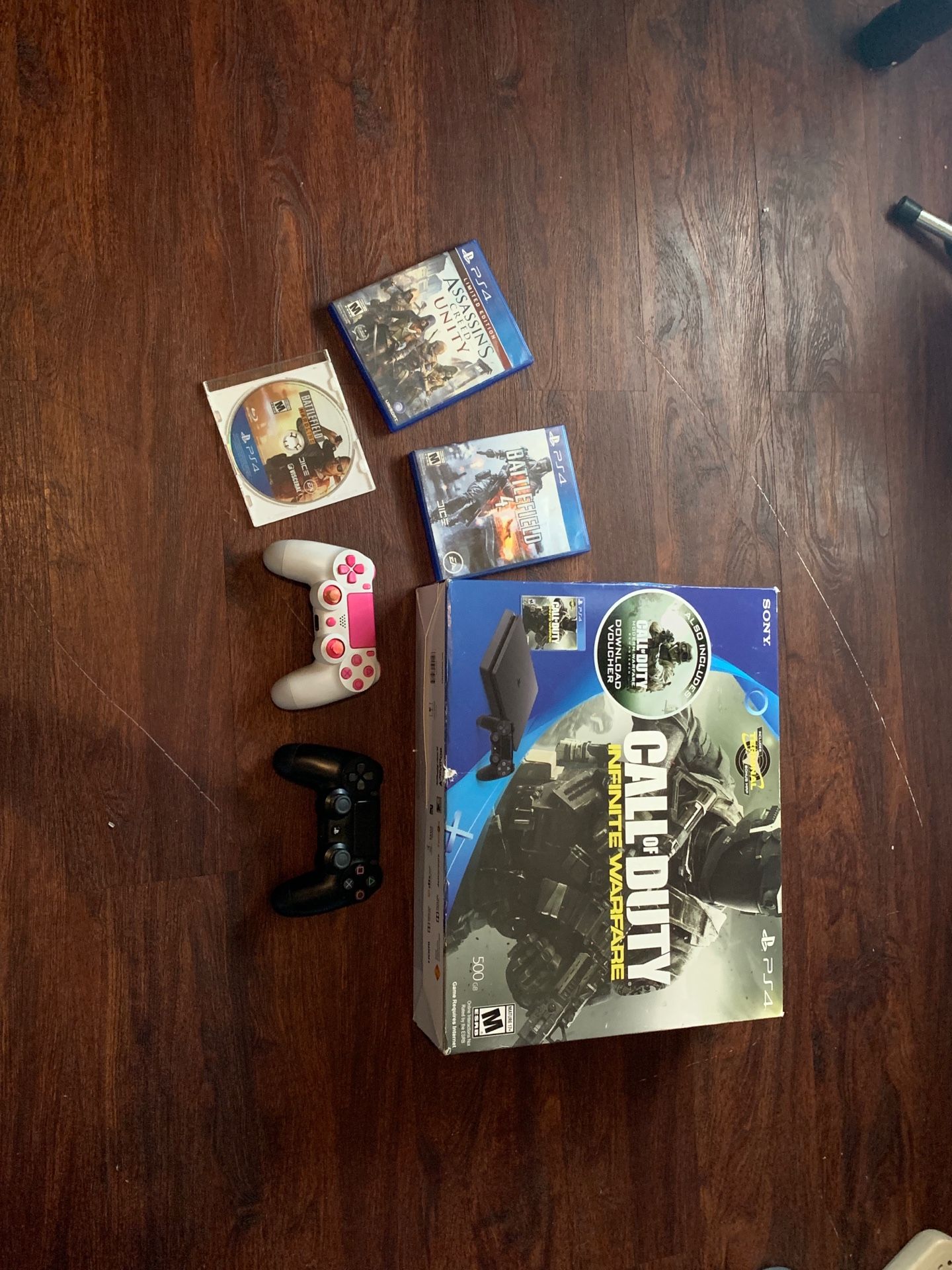 Ps4 slim 500gb, Call of duty: infinite warfare bundle (Used)