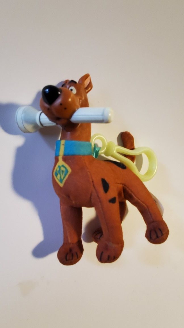 5" Scooby-Doo With Flashlight In His Mouth Plush Hanger Toy