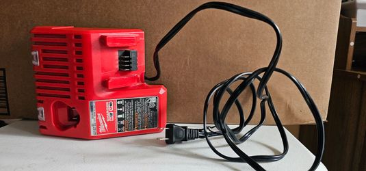 Milwaukee M12 M18 Battery Charger