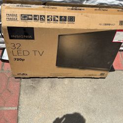 Insignia 32 Inch Tv LED 