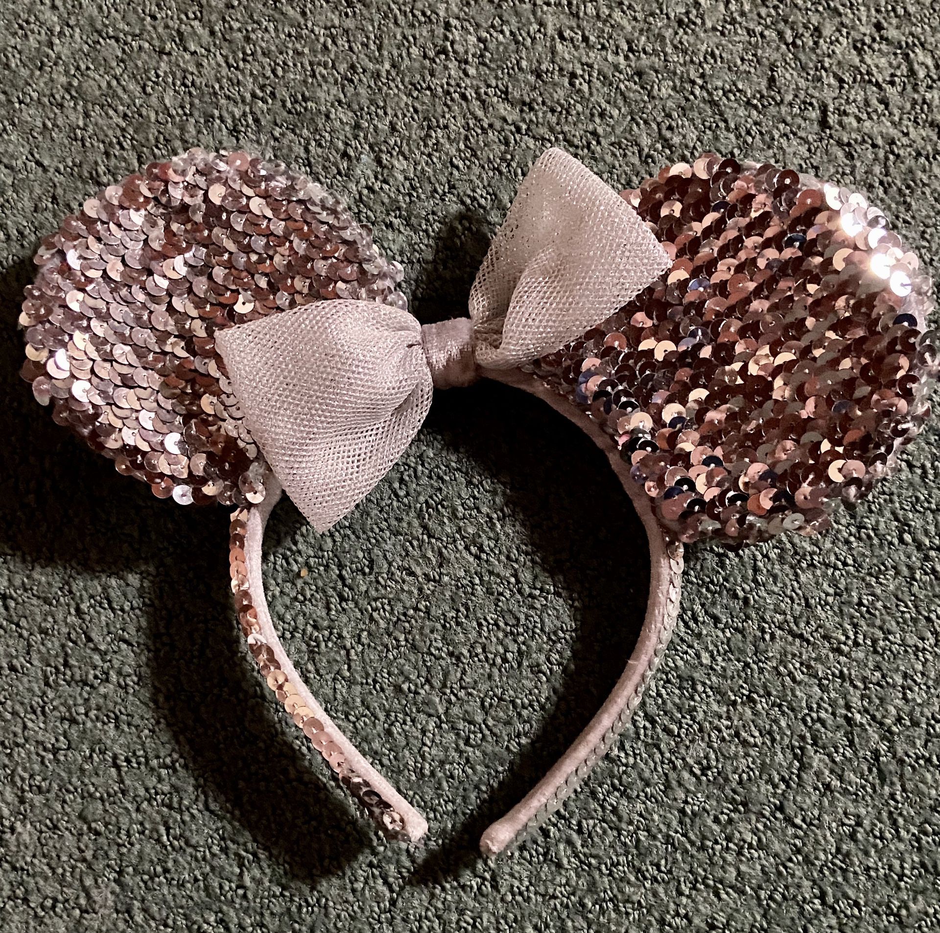 Disney Minnie Mouse Silver Sparkly Ears Headband! #disney #halloween #minniemouse #costume