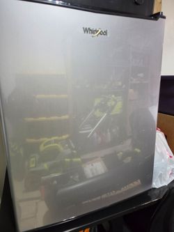 Whirpool 2.7 Cu Ft Mini Refrigerator