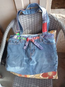 BEAUTIFUL HANDMADE PURSE!!