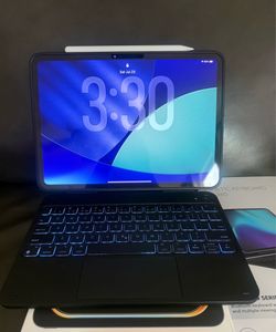 Apple iPad Pro 11" M4 256GB Space Black with Apple Pencil Pro & ESR keyboard case
