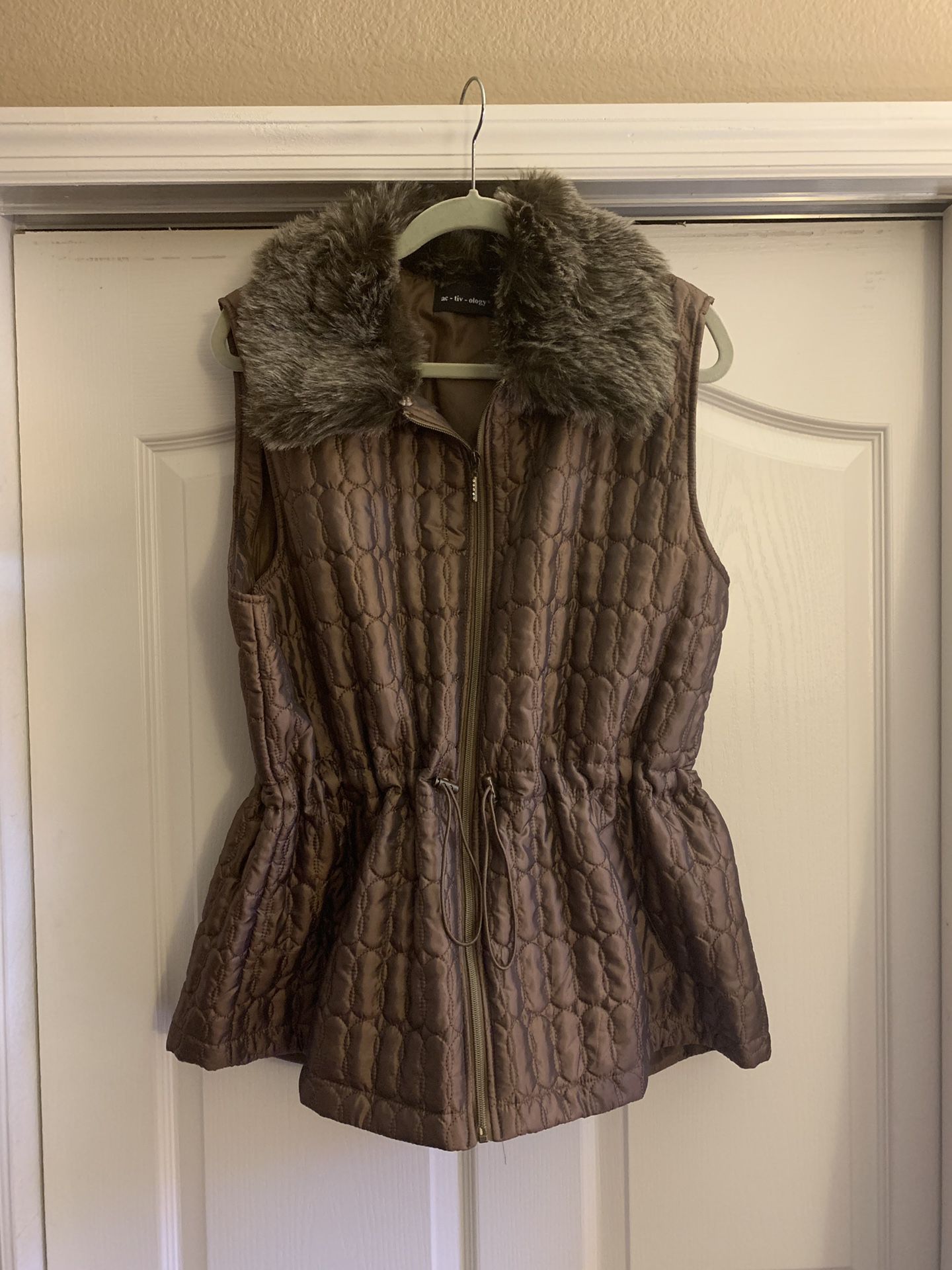 Ac-tic-ology fur vest jacket 1X size new