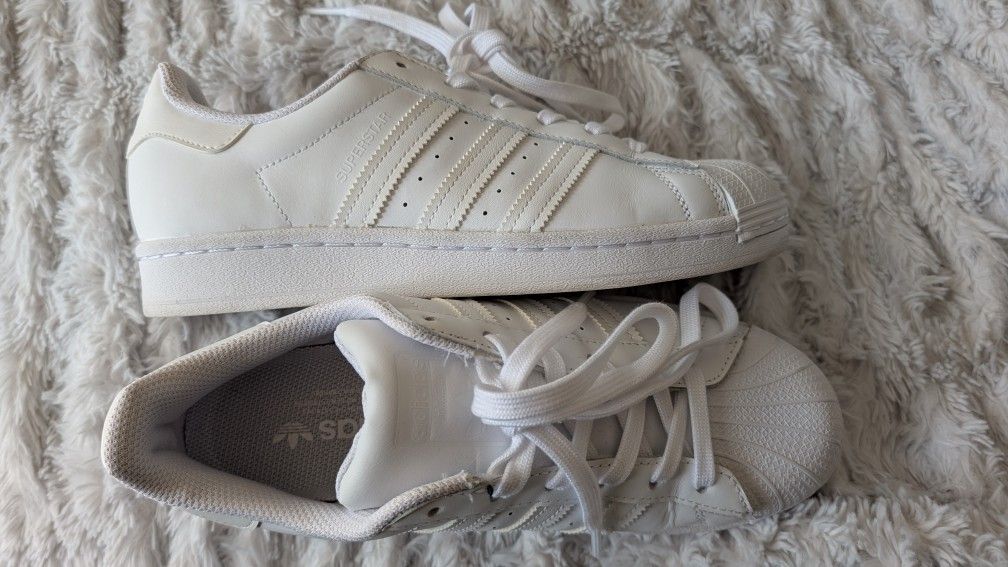 Y2k Classic Adidas Throwback Superstar Kicks