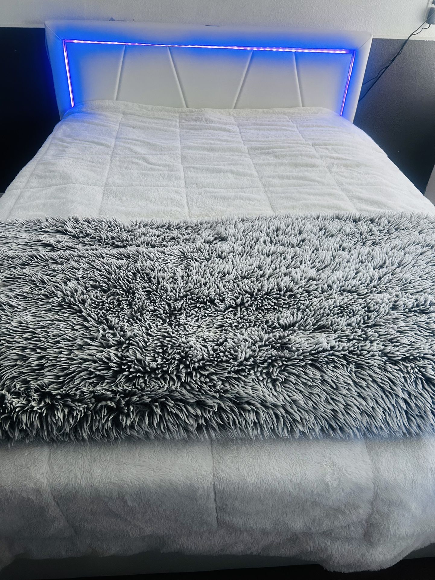 Beautiful LED Queen Headboard And Bed-frame