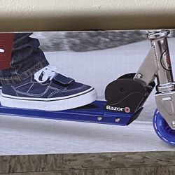 🛴 Razor S Kick Scooter w/ Light-Up Wheels — BRAND NEW