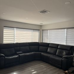 6 PIECE POWER SECTIONAL WITH HEAT AND MASSAGE AND WIRELESS CHARGER AND SOUBD FOR TV