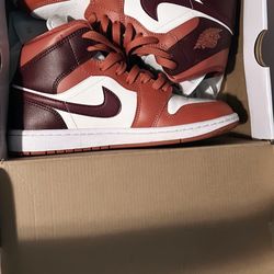 Women’s Air Jordan 1’s Size 8