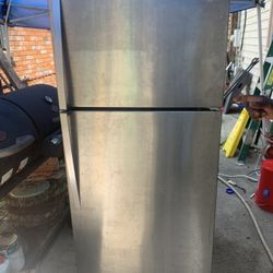 Whirlpool Refrigerator With Ice Maker