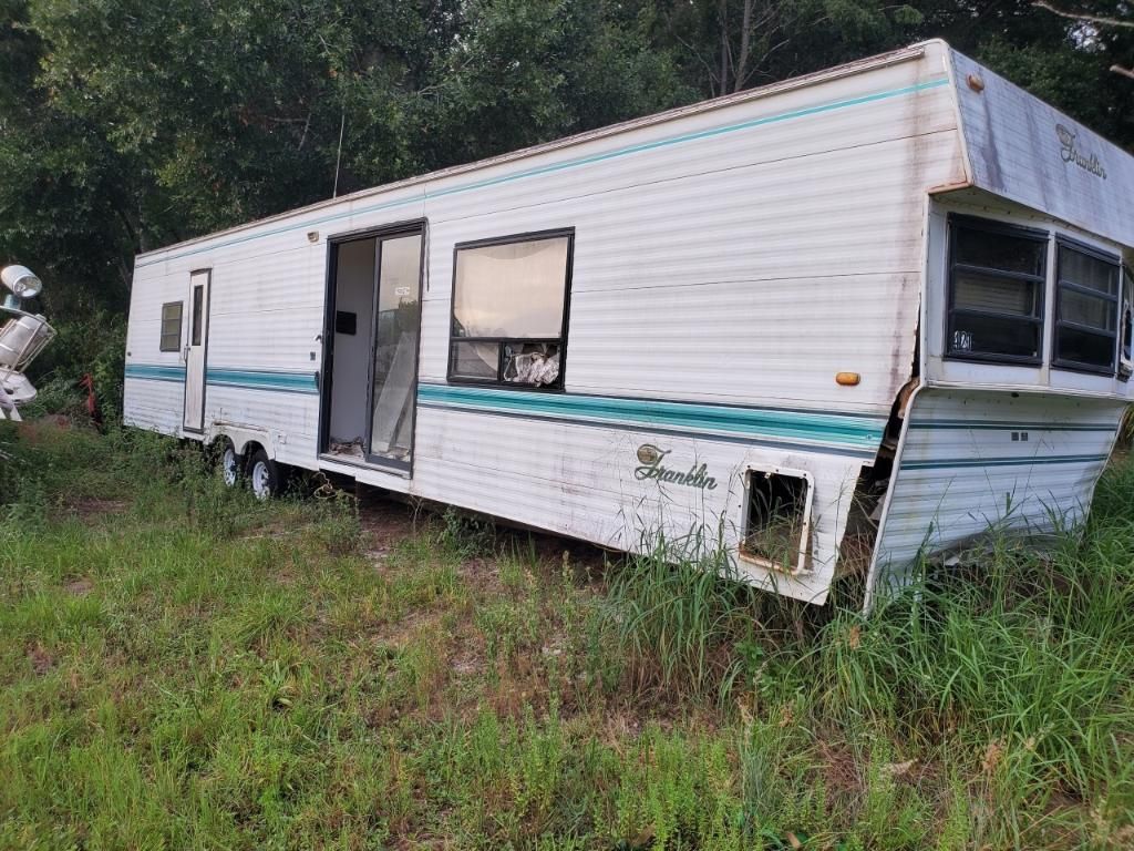 1 Bedroom Trailer