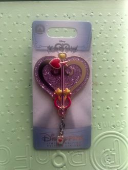Kingdom heart Alice pin Disneyland