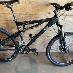 2005 Jamis Dakar XLT frame Size 19