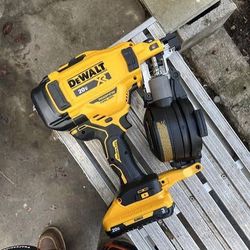 Dewalt Cordless Roofing Nail Gun