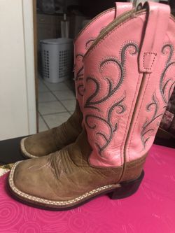 Boots size 8
