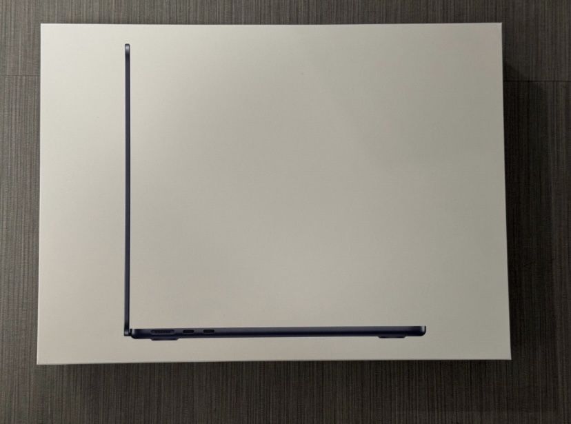 MacBook Air 13-inch 2024 M3 / 16GB RAM / 256GB SSD / 8-Core GPU / Space Gray
